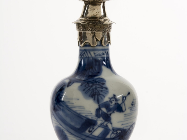 Antiek Boschboom Kerst Expositie 2016 Het Chinees porselein is vervaardigd onder de regering van keizer Kangxi (1662-1722)